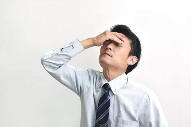 キャリアがない状態を放置するリスクを知って落ち込む30代男性