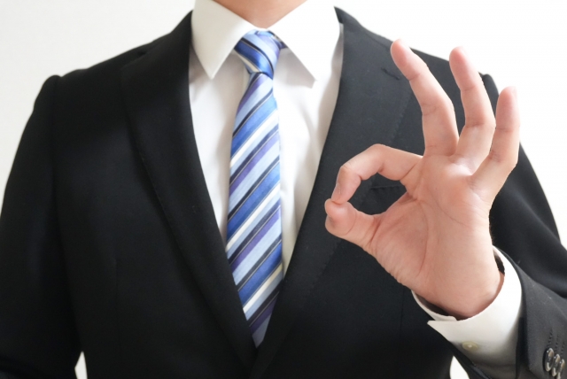 仕事で能力不足を感じている30代がやるべきことを見てOKをする男性