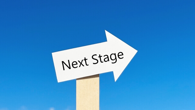 仕事辞めたいけど次がない状態でnext tageに進む30代のイメージ