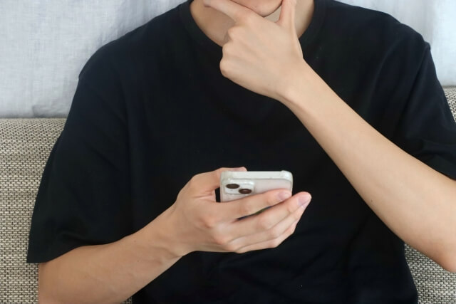 30歳でやるべきことを考える男性